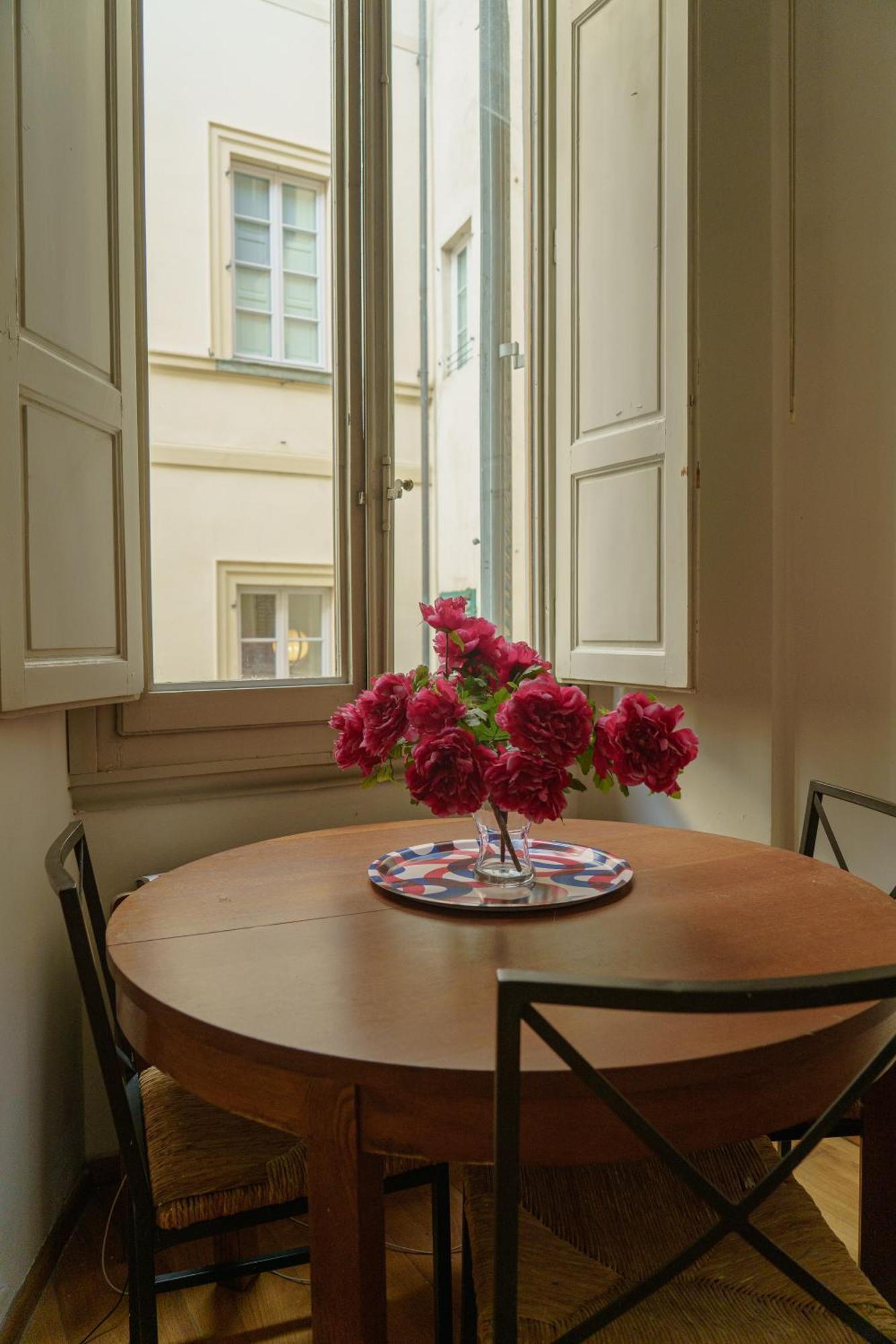 Nice One Bedroom In Historical Building Florence Buitenkant foto